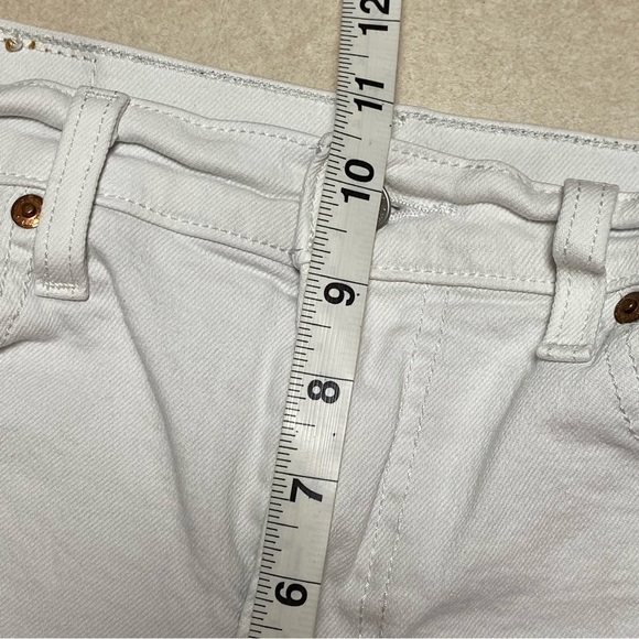 Levi’s Shorts Women’s Size 30 White Raw Hem Denim Cut Off Shorts - Picture 7 of 14